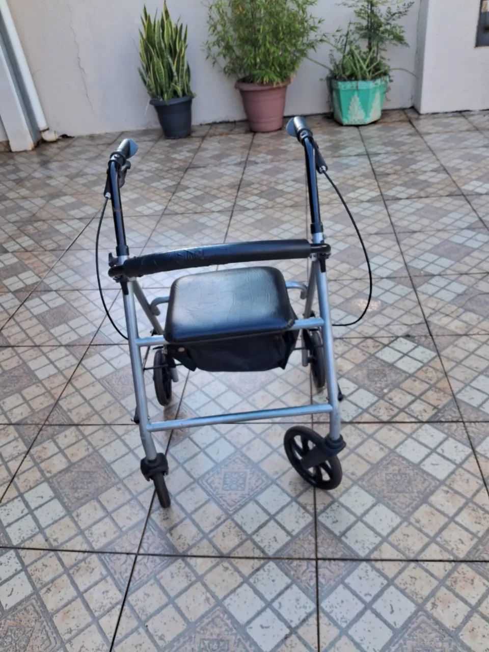 Andador de rodas  - Foto 2