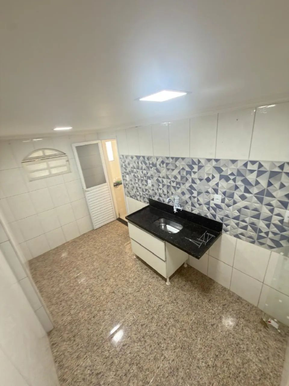 CASA 1Q, 2ª PAVIMENTO SEM GARAGEM - Foto 4
