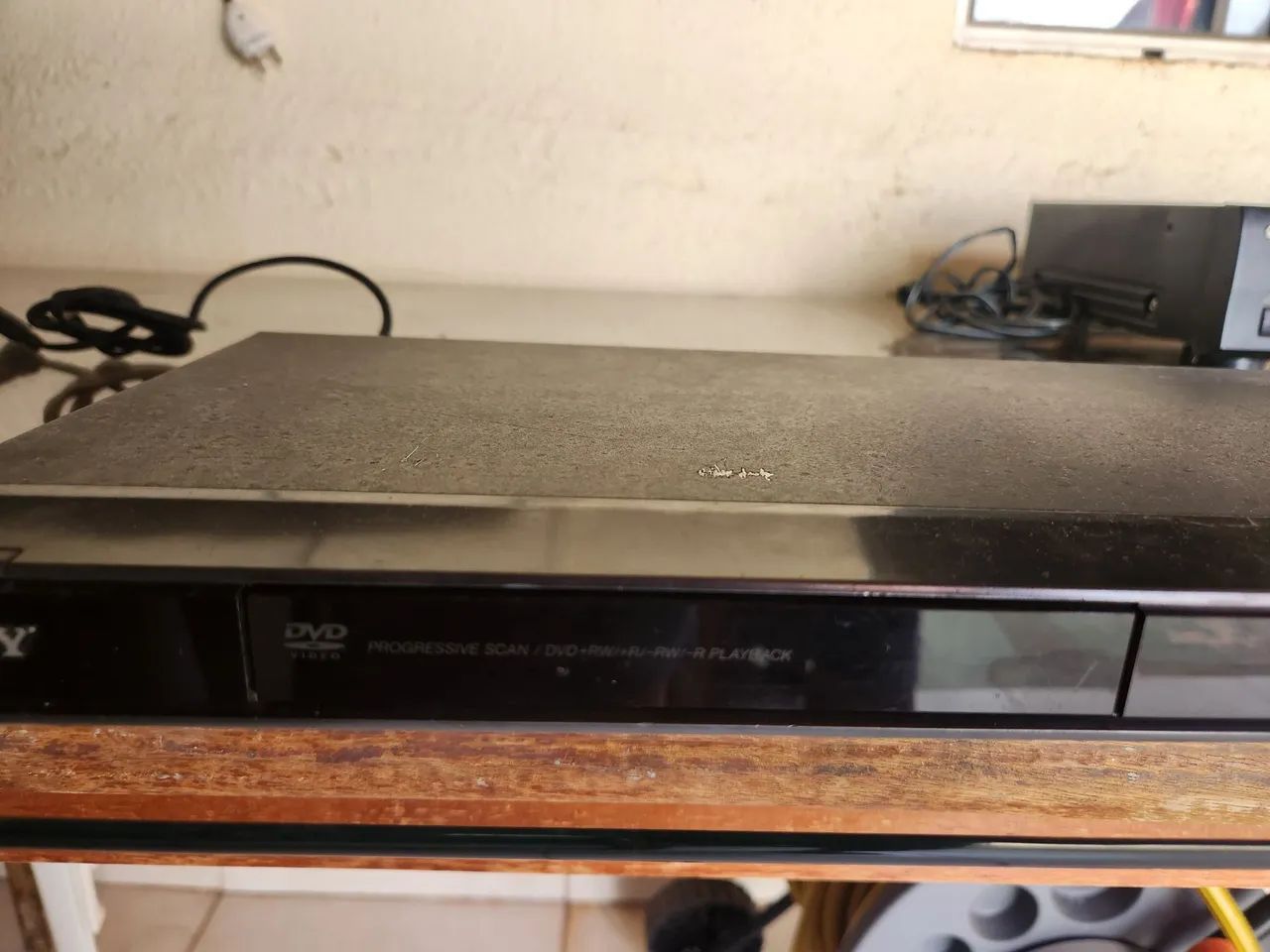 Sucata de DVDs com defeitos 