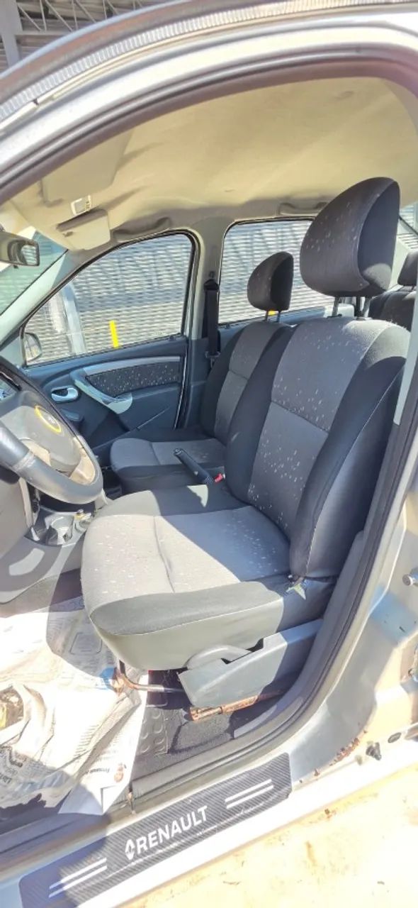 Renault Logan Expression Hi-flex 1.6 8V 4P 2011 - Foto 3