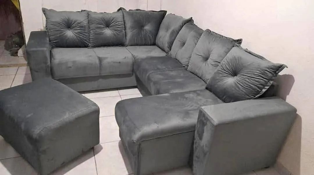 SOFÁ DE CANTO + PUFF EM PROMOÇÃO