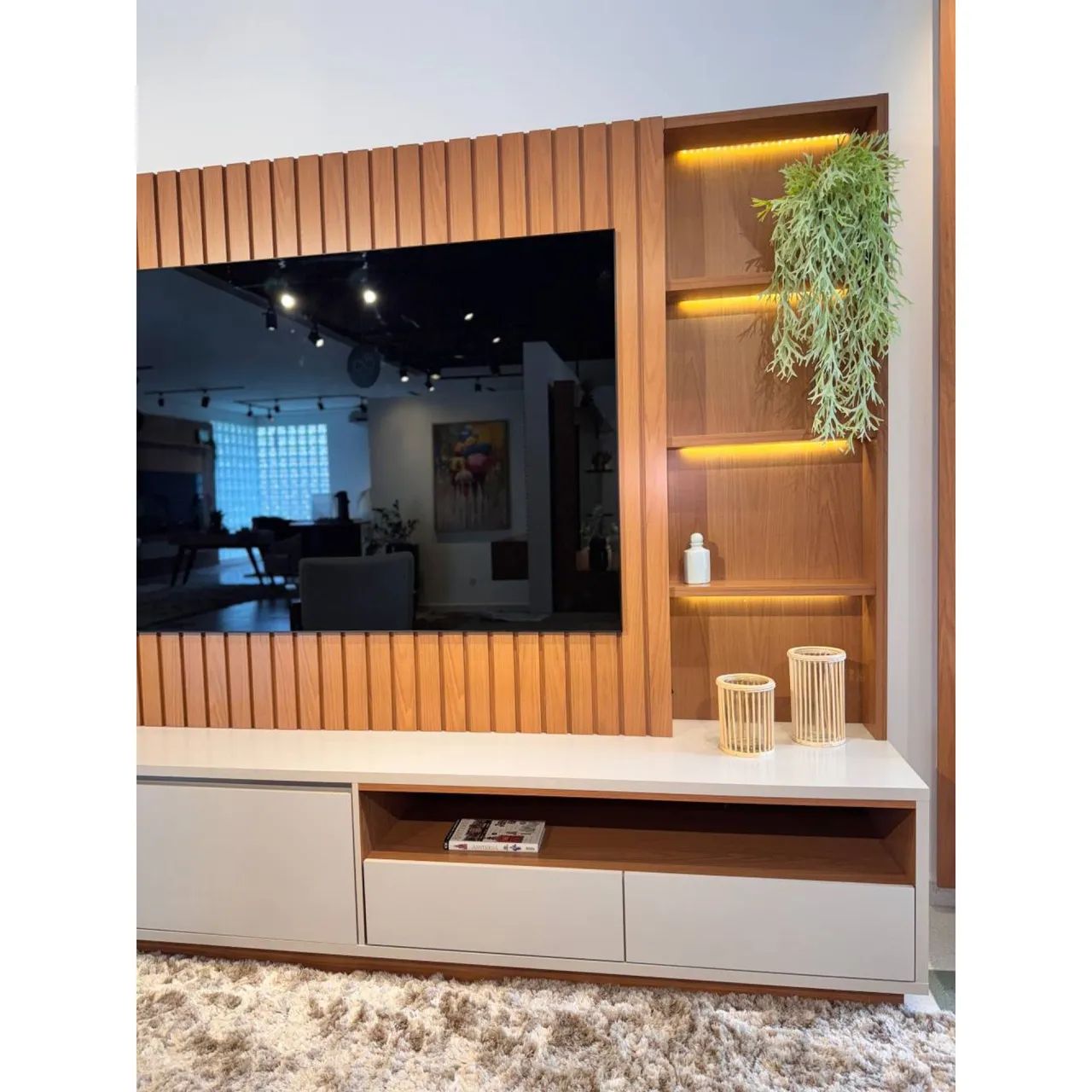 Estante Home Cancún Colibri painel ripado luz led suporta tv até 82 polegadas  - Foto 3