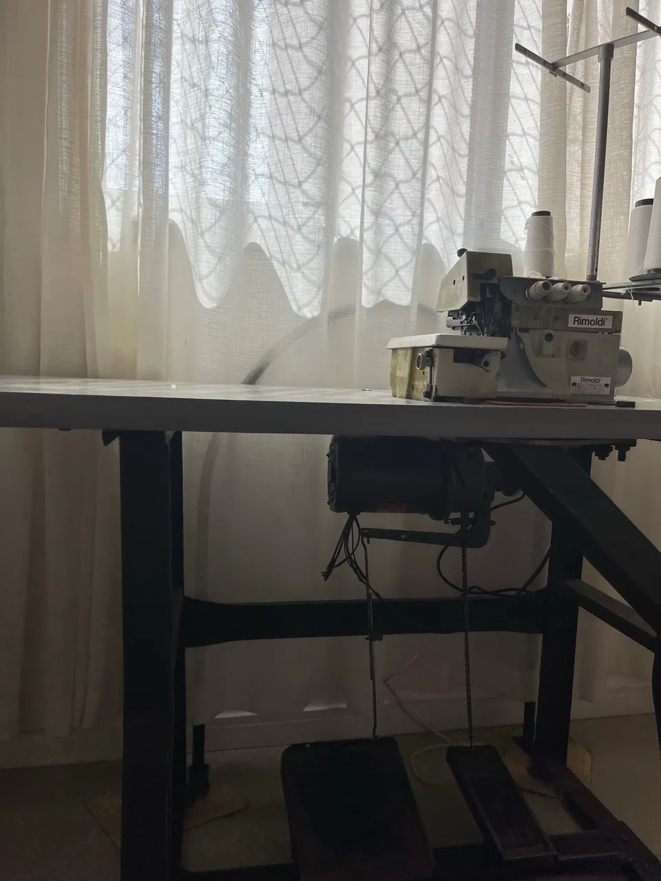 Máquina overloque Rimoldi - Foto 5