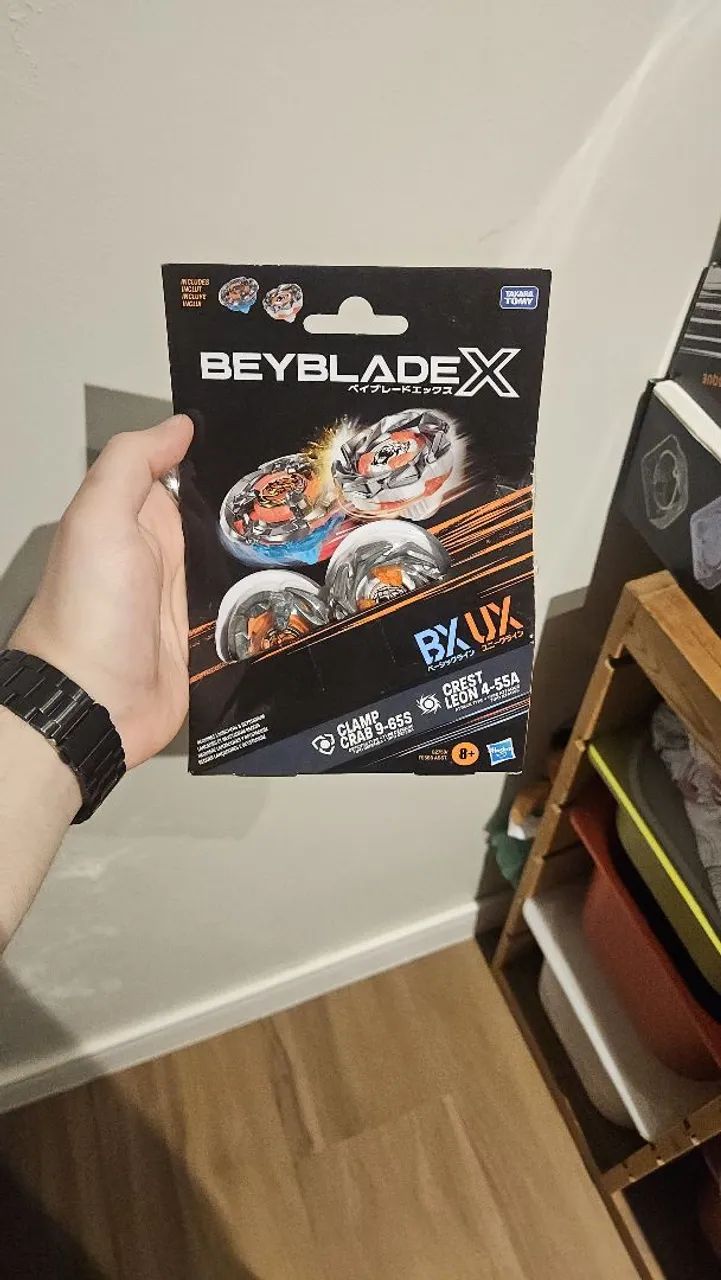 Beyblade X dual pack Leon Crest 4-55A e Clamp Crab 9-65S