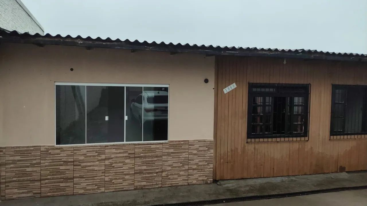 ALUGO CASA COM TRÊS QUARTOS  - Foto 2