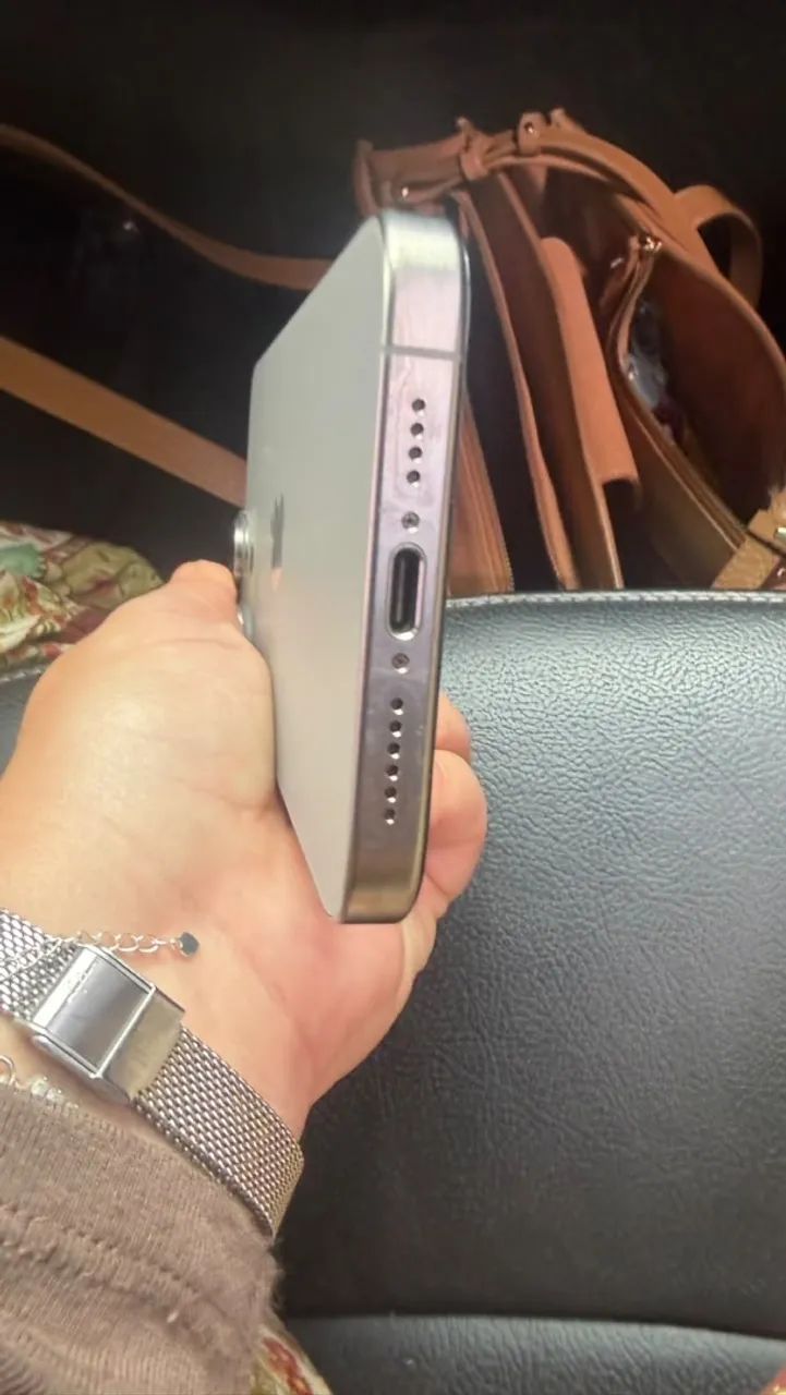 Vendo iPhone 15 pro Max excelente estado  - Foto 4