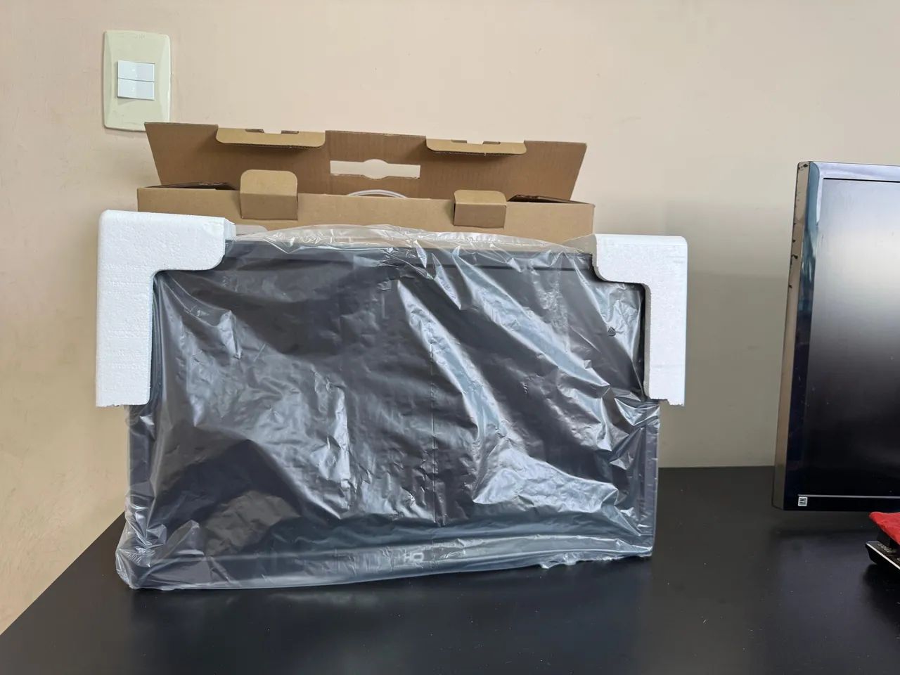 Monitor HQ 20 polegadas LED - Novo na Caixa - Foto 3