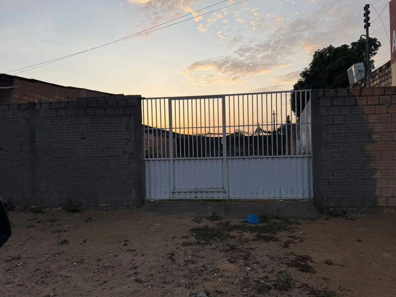 Aluga-se terreno em av comercial