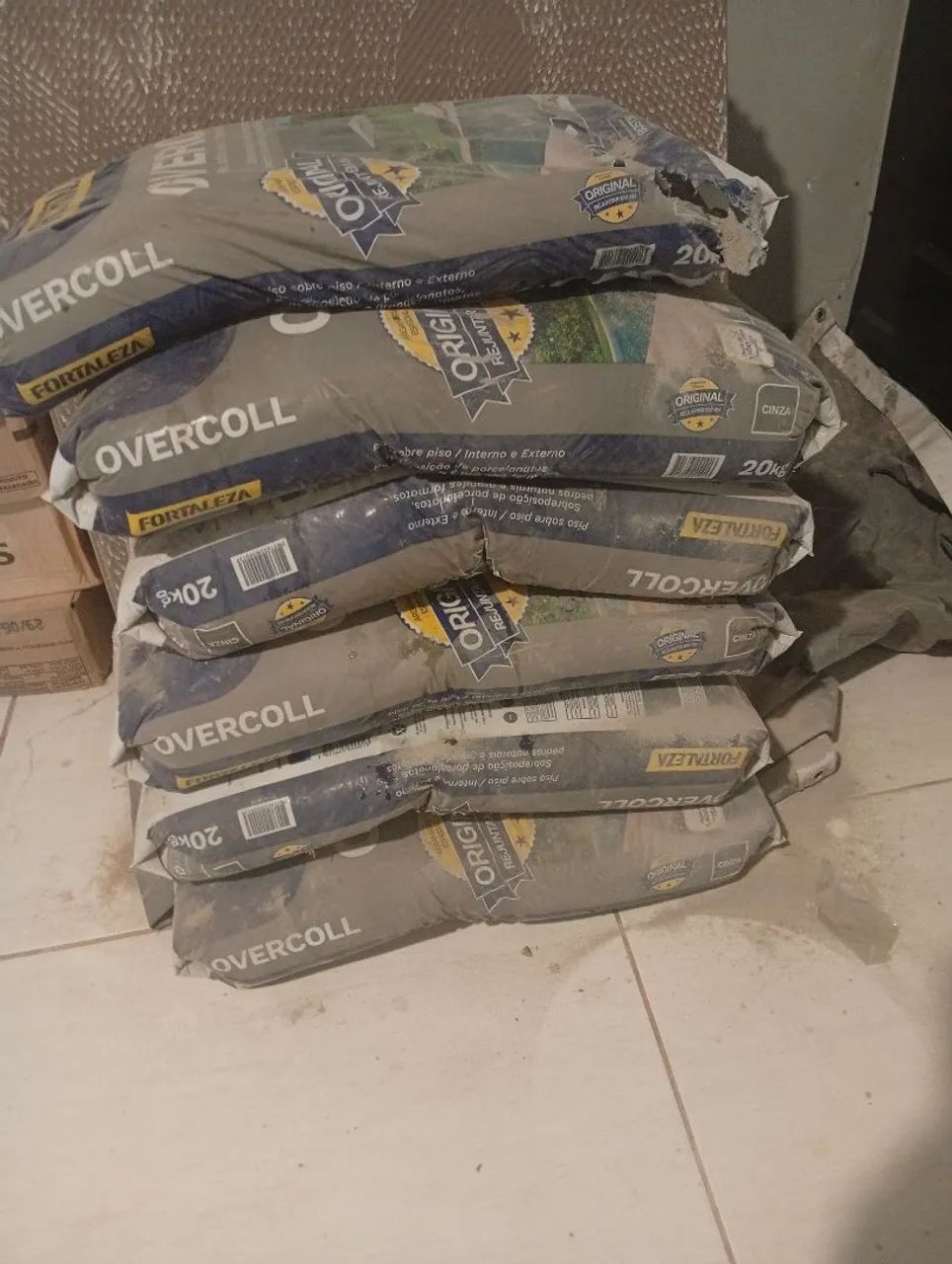 Revestimento pastilha 1° linha atlas9,80mt² 06 bolsas argamassa piso sobre piso - Foto 2