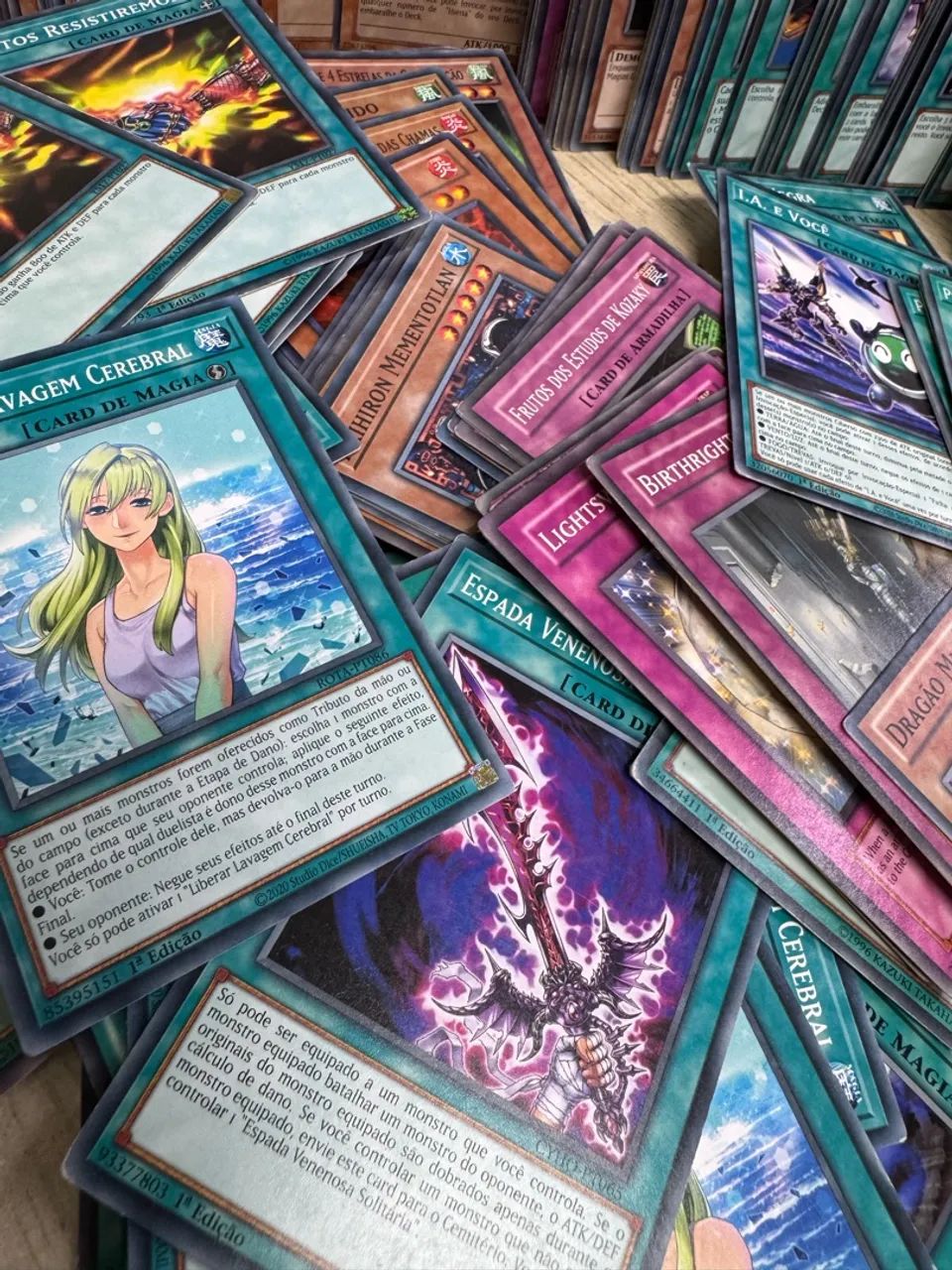 300 cartas comuns Yugioh original - Foto 3