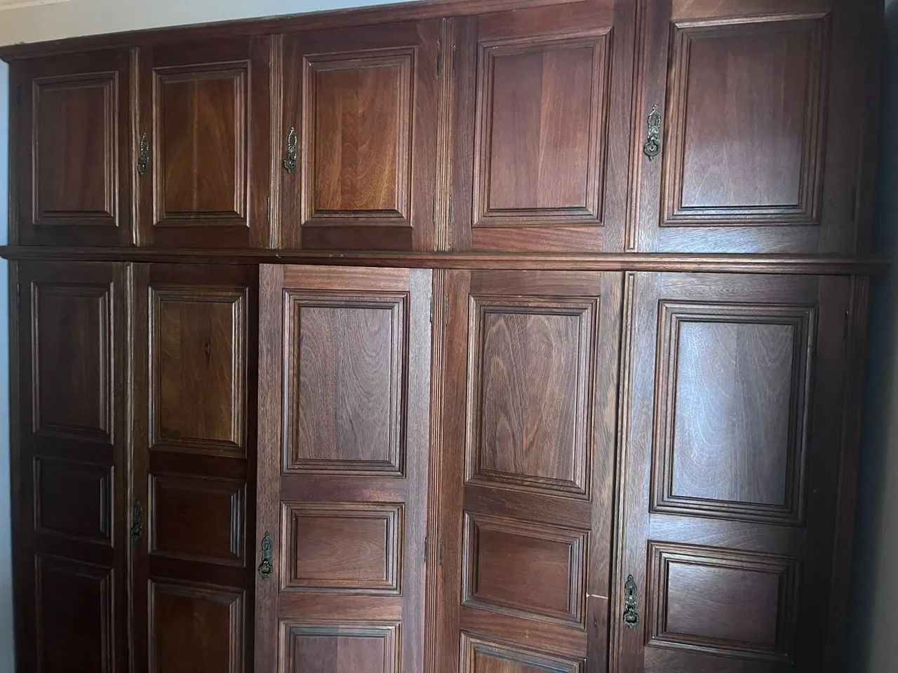 Guarda roupa de madeira de cerejeira - Foto 2