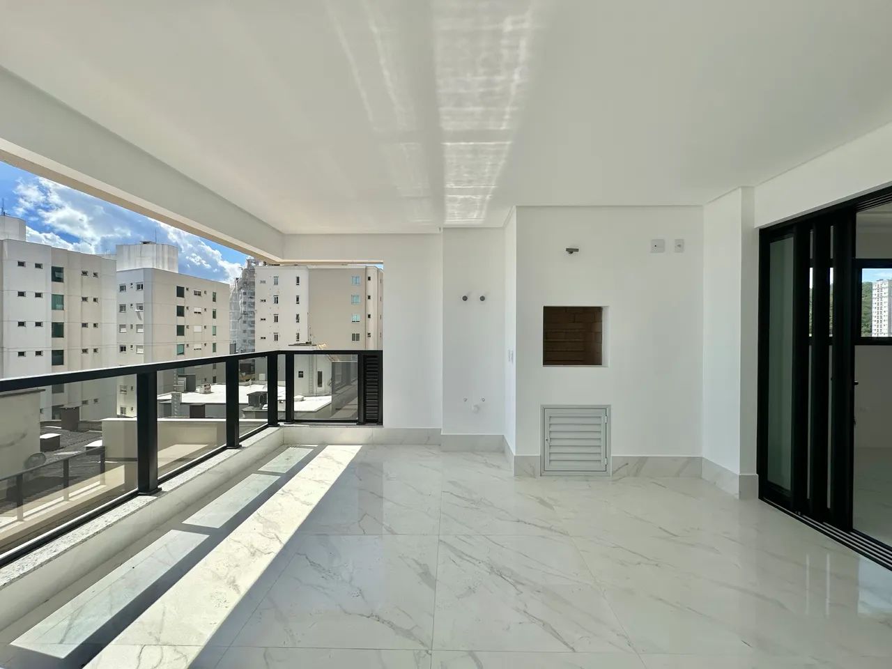 APARTAMENTO QUADRA MAR COM 04 SUÍTES NO CENTRO DE ITAPEMA - PADRÃO DALLO - Foto 5