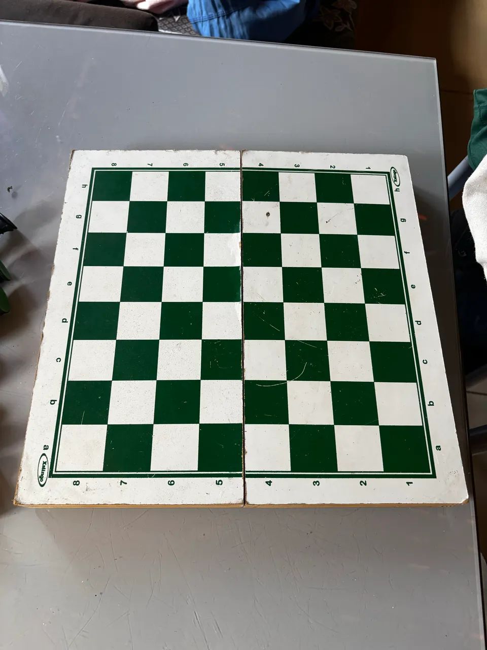 Tabuleiro de xadrez com pequeno defeito - Foto 3
