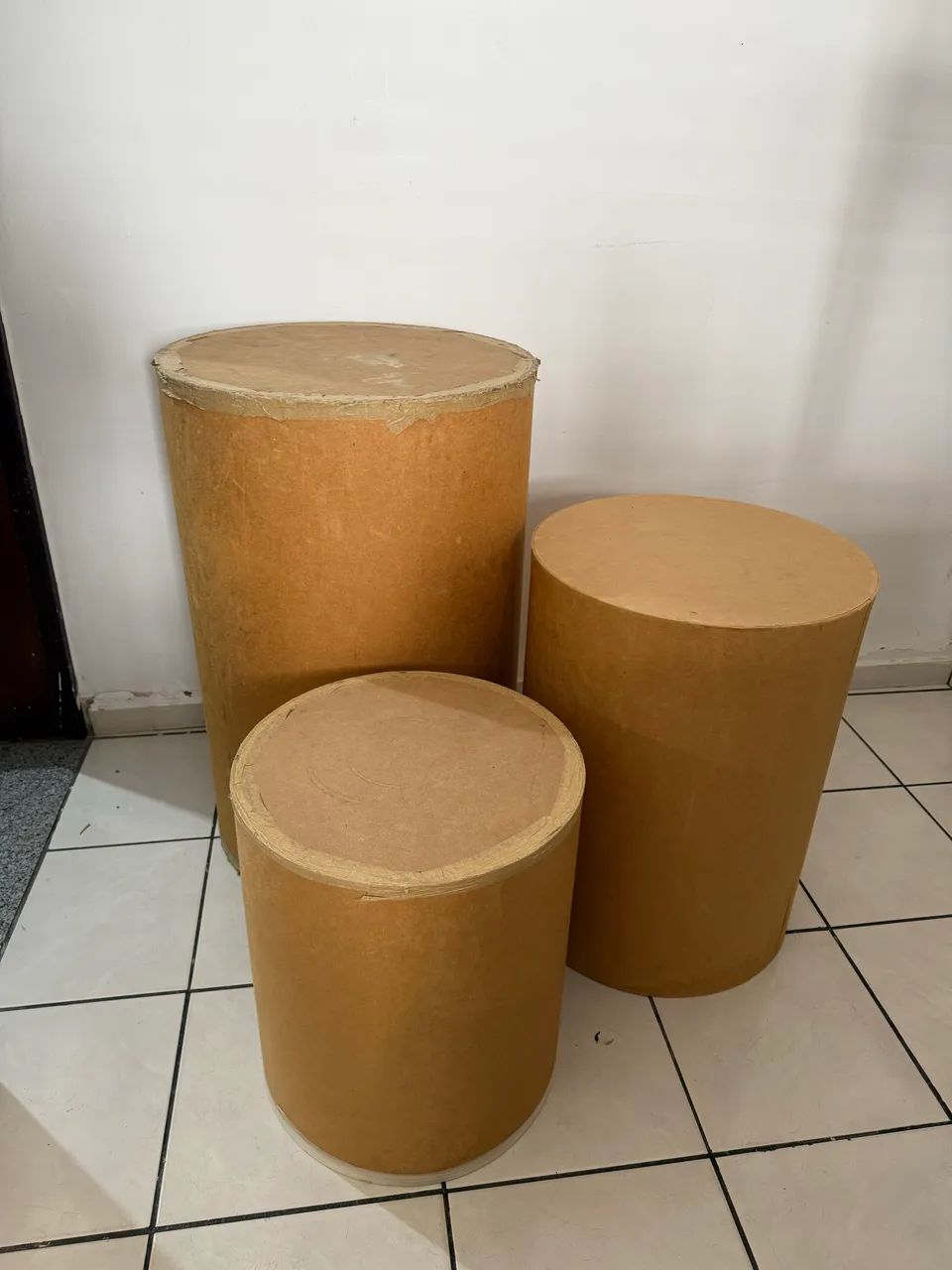 Kit de três mesas tipo Cilindros - Foto 4