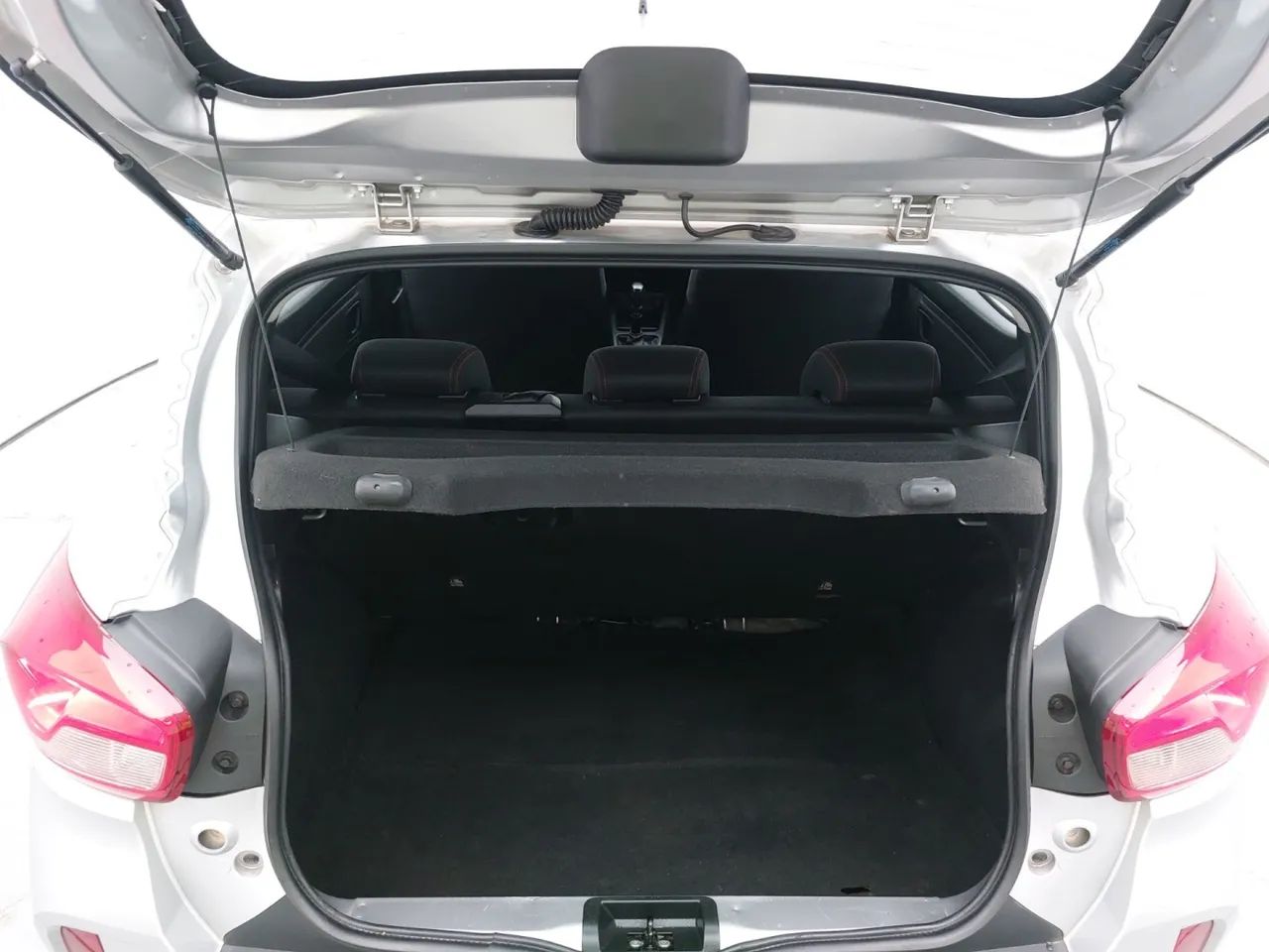 Renault Kwid 1.0 Zen, foto 9 de 18