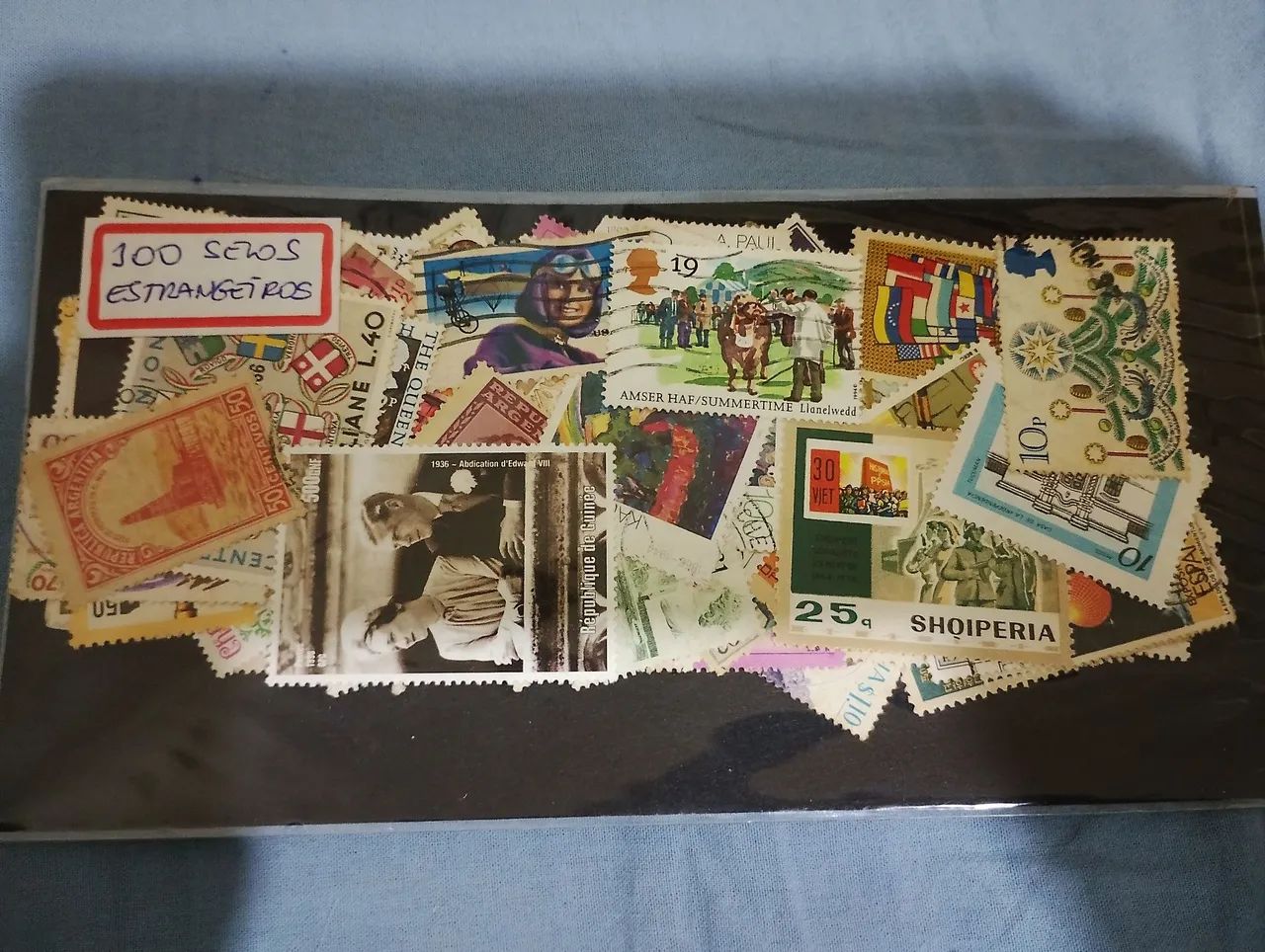 2 envelopes com selos estrangeiros raros e diversas  - Foto 4