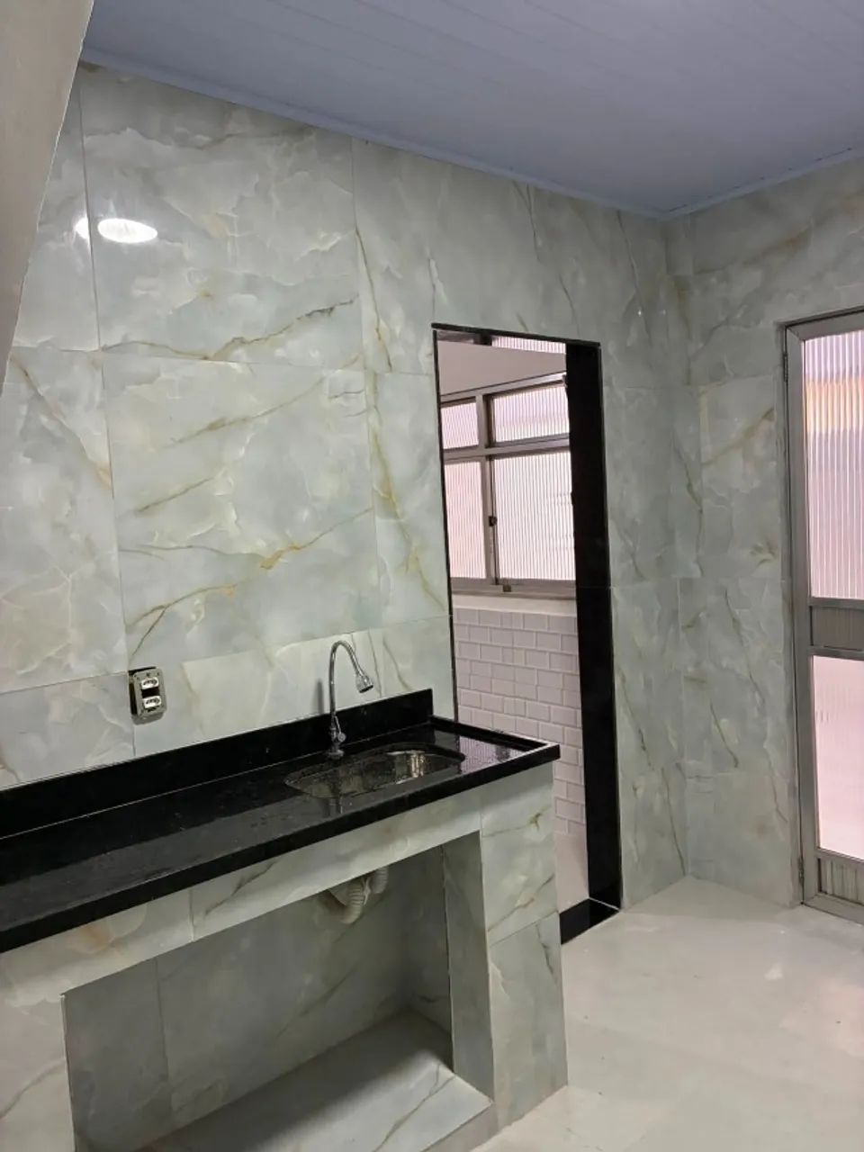 Casa Galo Branco - Oportunidade única REFORMADA