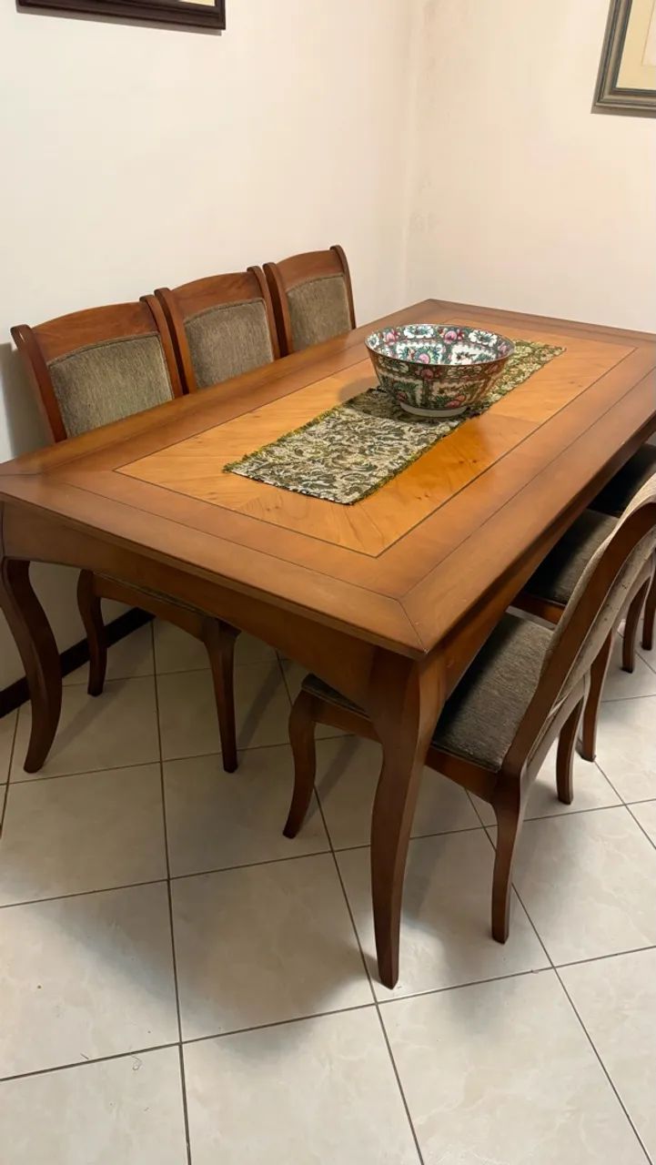 Mesa de madeira maciça 8 lugares