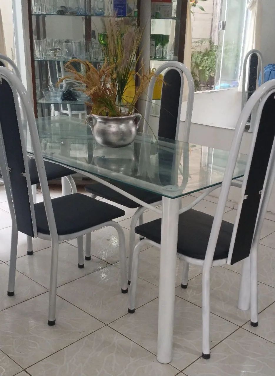 Mesa de Vidro com 4 Cadeiras  - Foto 4