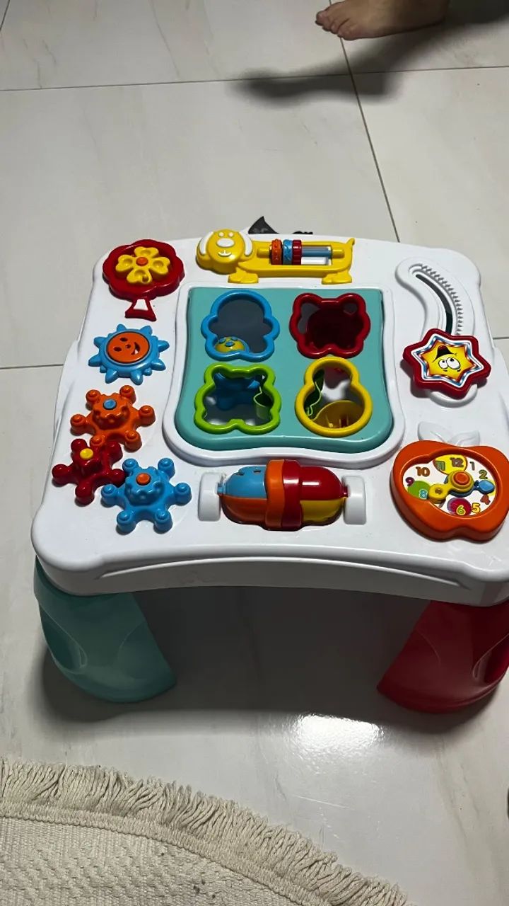 Mesa de atividades infantil maral