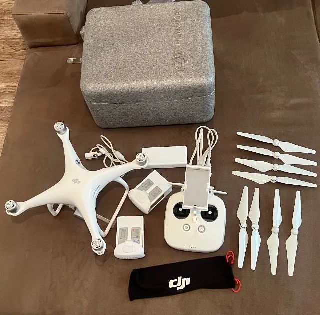 DJI Phantom 4 - Pouquíssimo Uso - 2 Baterias + Mala Original