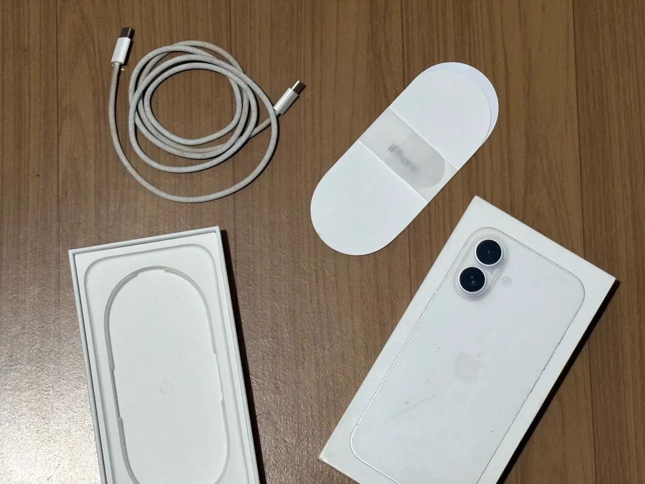 iPhone 16 branco