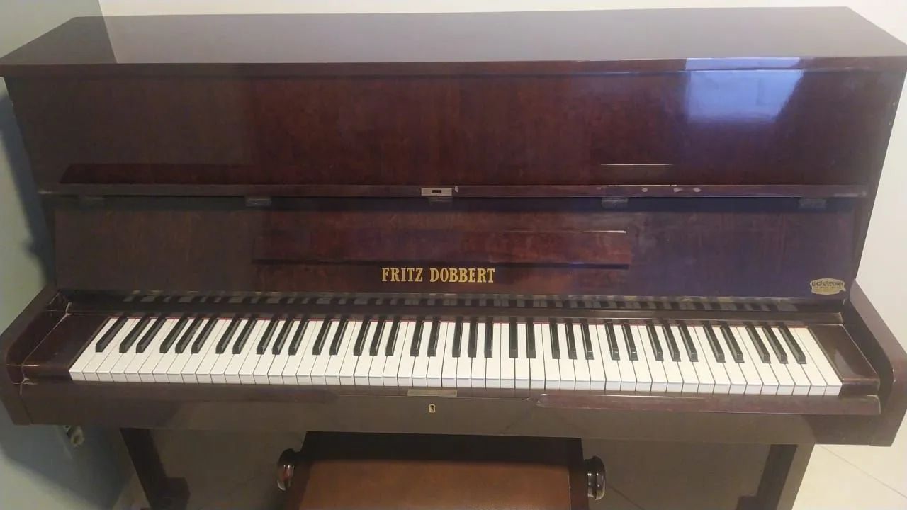 Piano antigo.  - Foto 2
