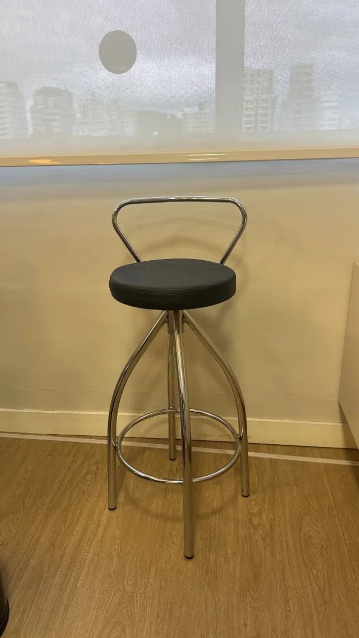 BANQUETA ARTOIS CROMADA - ELEGANTE E SOFISTICADA