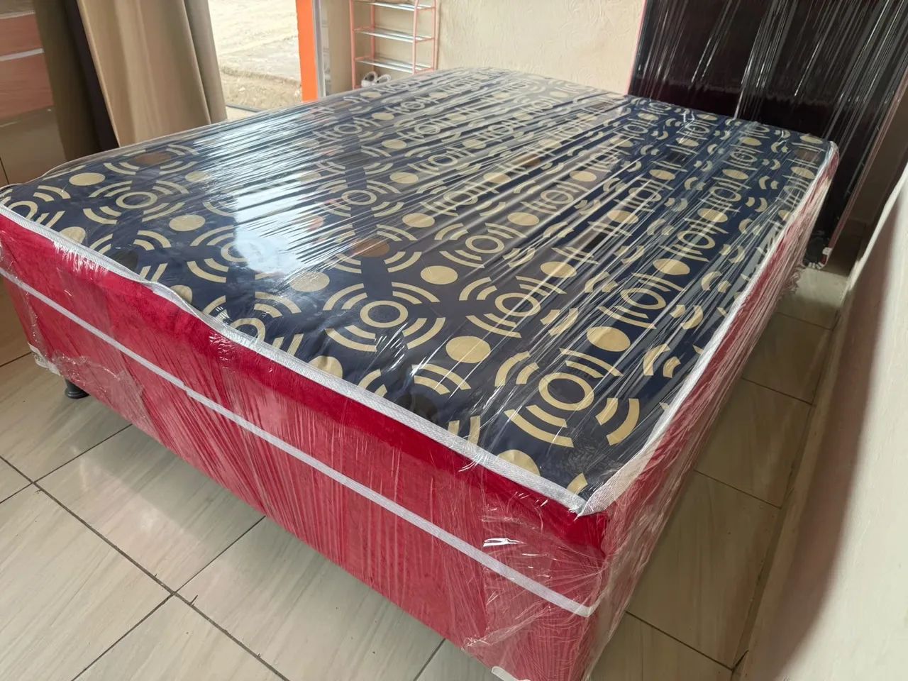 Cama box casal nova bem confortável resistente entrega grátis 
