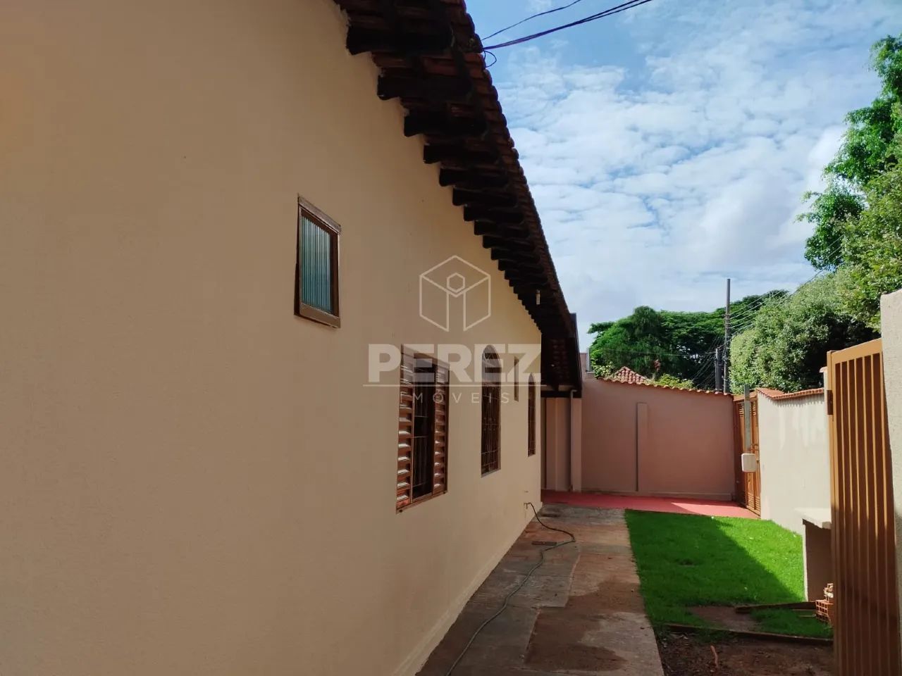 Casa de Esquina com Dupla Aptidão - Foto 4