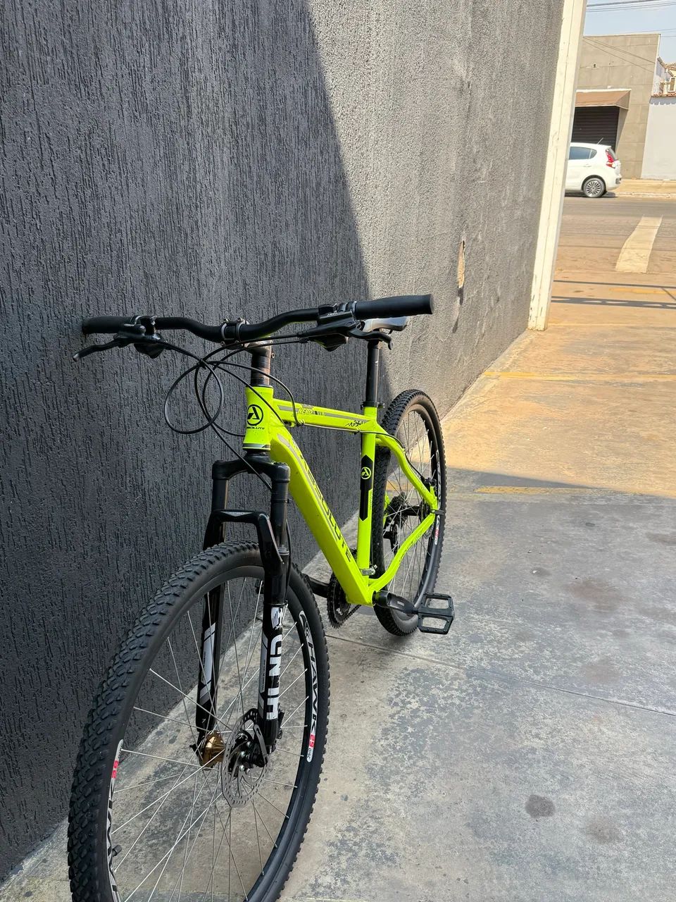 Bicicleta Absolute Aro 29 - , Freio a Disco e Suspensão - Foto 2