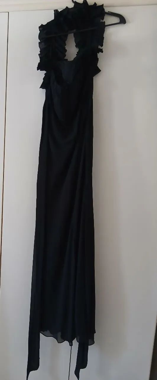 Vestido Longo Preto de Alça com Babados . - Foto 3
