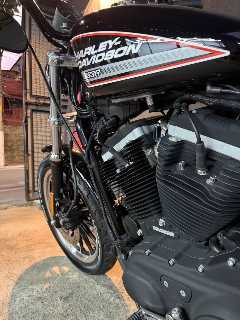 Harley Davidson XL 883 R 2008  - Foto 3