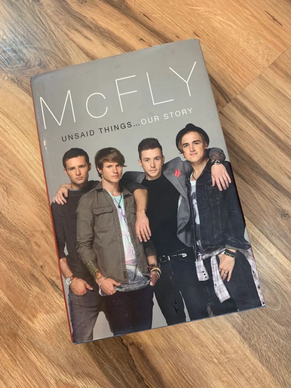 Livro McFly Unsaid Things AUTOGRAFADO - Foto 2