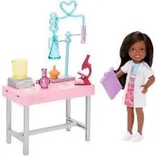 Barbie Chelsea laboratório 