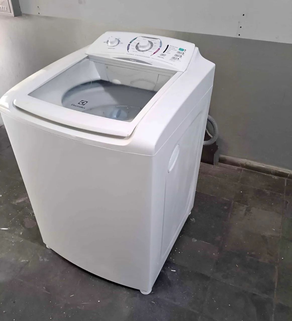 Máquina De Lavar Electrolux 12kg Zerada  - Foto 2