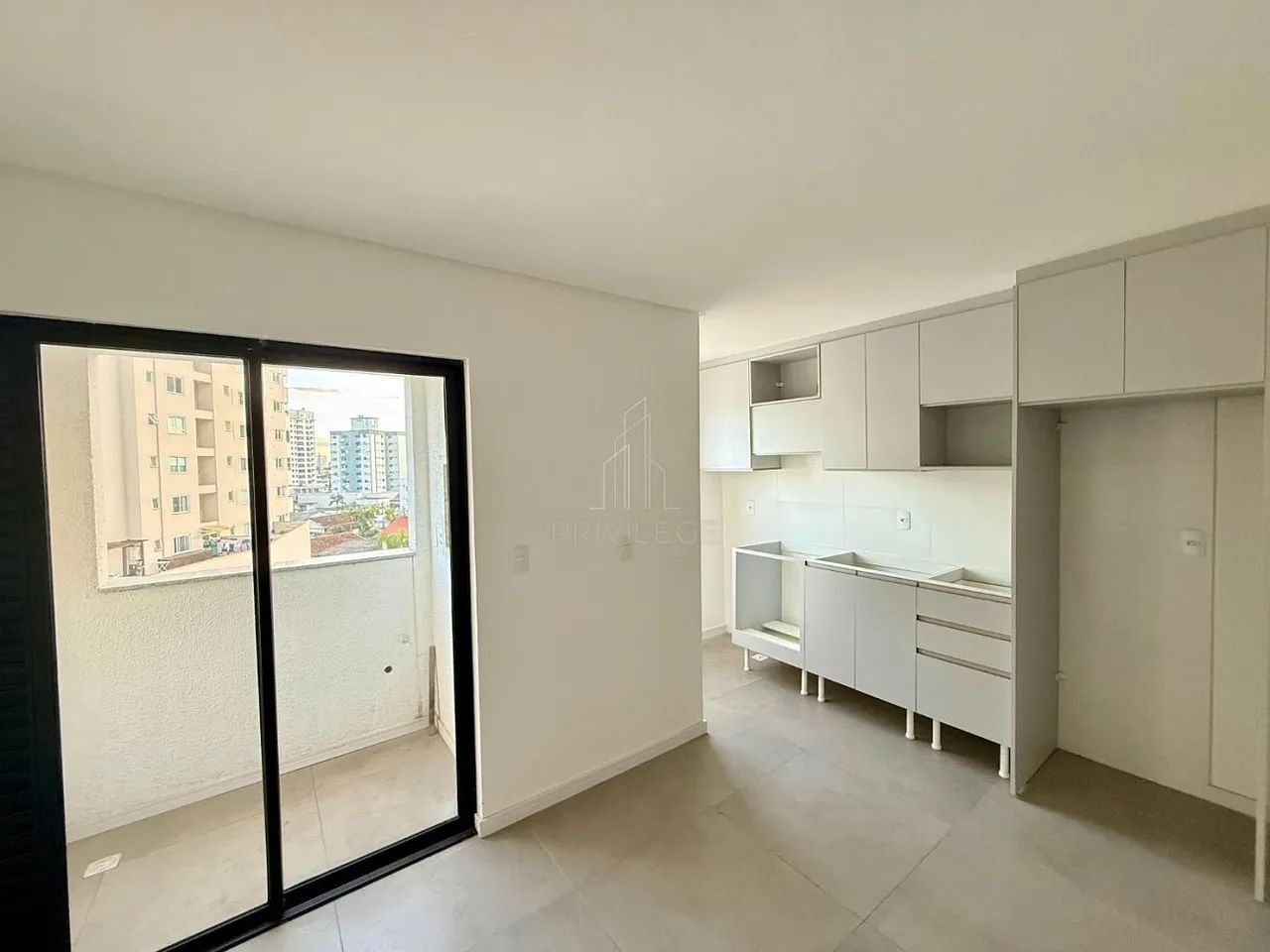 Locação no bairro Centro de Itajaí no Edifício TREVISO - Foto 5