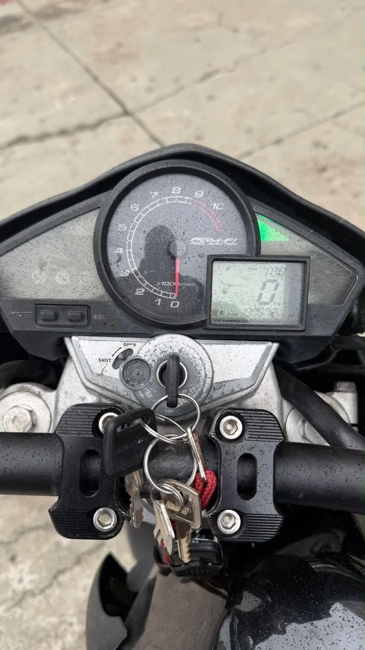 Moto CB 300 2011 preta - Foto 5