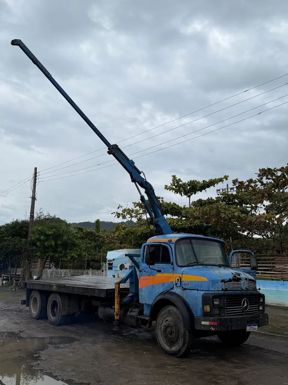 Vendo caminhão MB1113 com Munck 3 ton - Foto 4