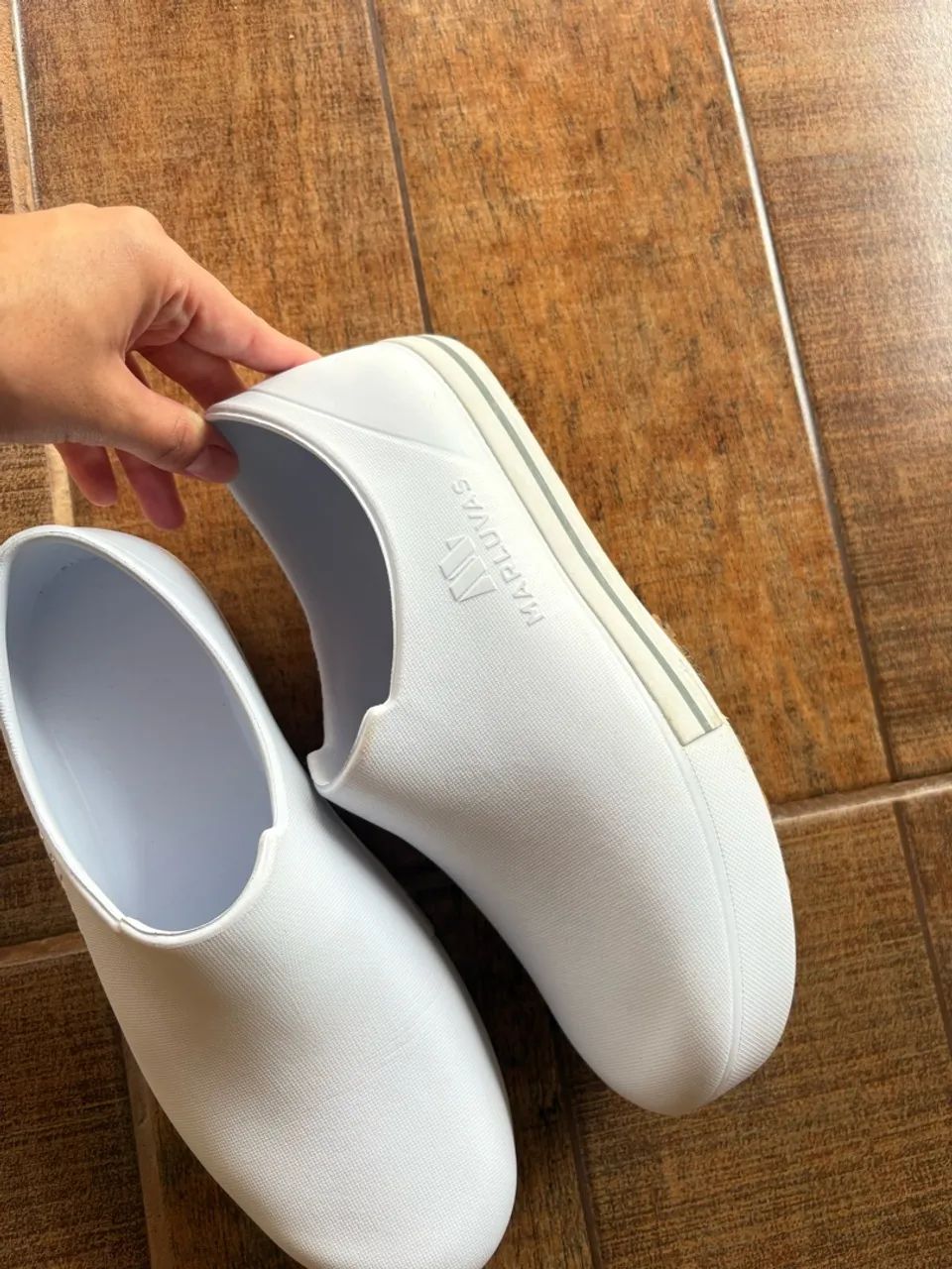 Vendo sapato Látex branco  - Foto 4