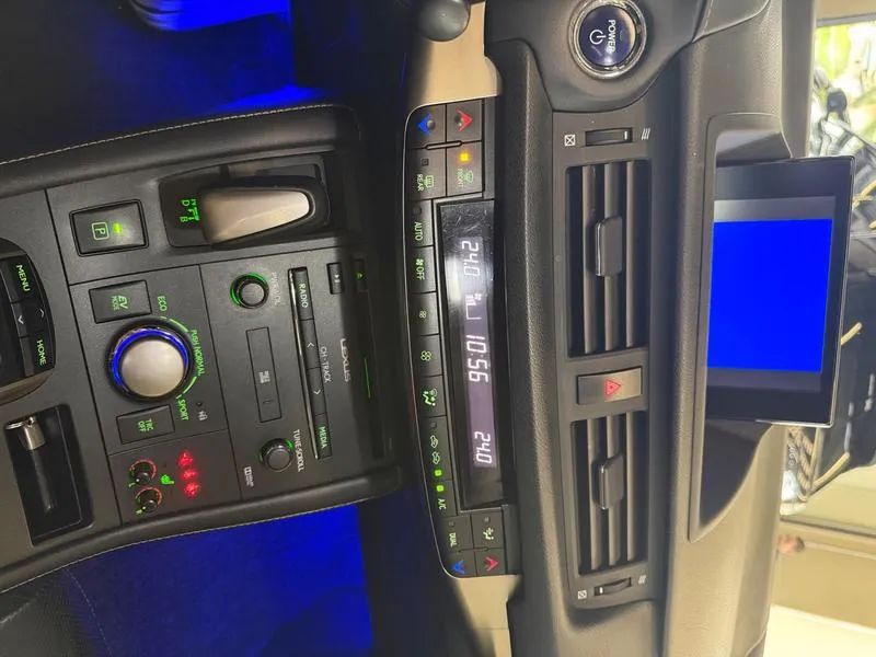 Lexus CT200h 1.8 16V Hibrid Aut., foto 10 de 19