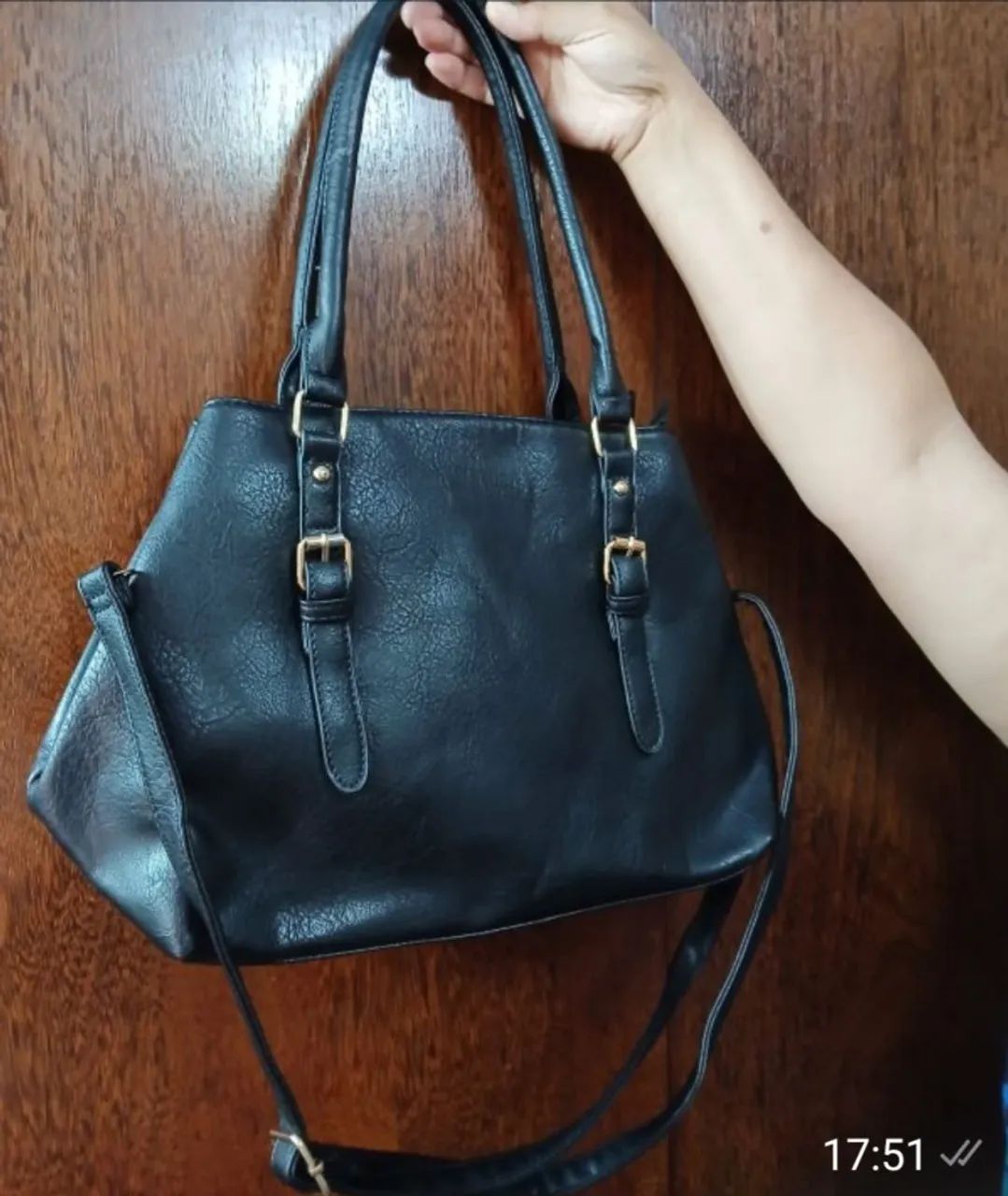 Bolsas e roupas