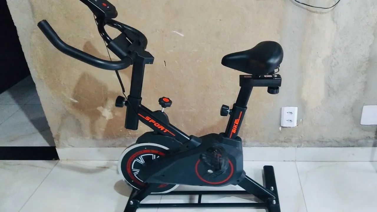 BICICLETA ERGOMÉTRICA SPINNING PROFISSIONAL PRETA