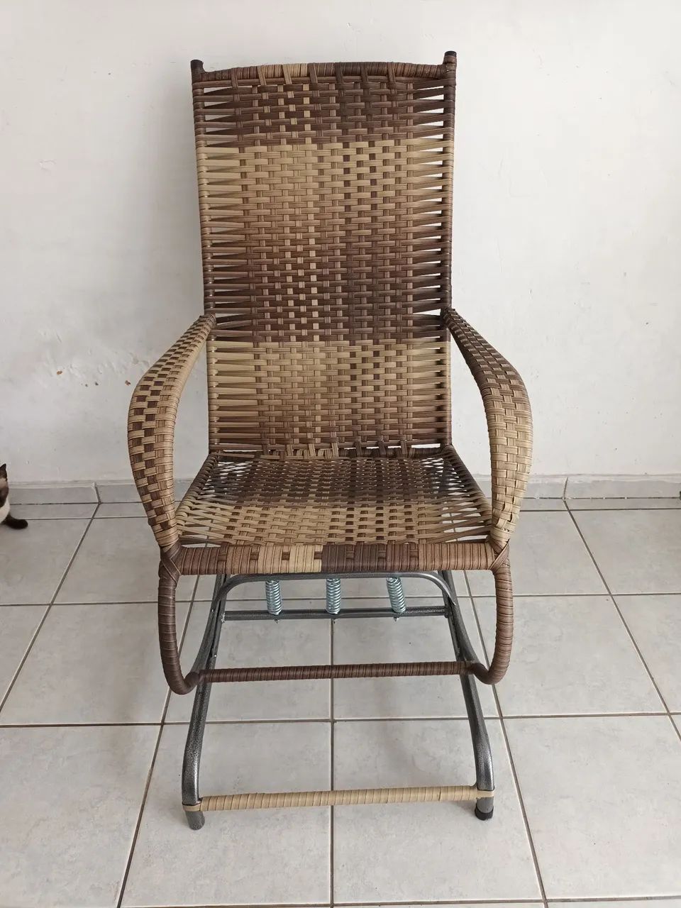 Cadeira De Balanço Adulto ( NOVA )120kg 3 Molas  - Foto 3