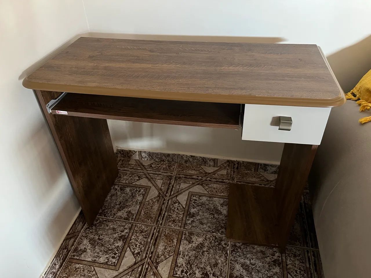 Mesa para computador/escritório - excelente estado - Foto 5