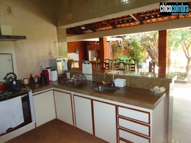 Sobrado no Setor Coimbra, 4 suítes amplas, 4 salas, escritório, área de lazer, porcelanato - Foto 13