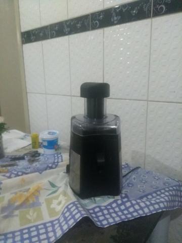 Centrífuga Britânia juicer 1000