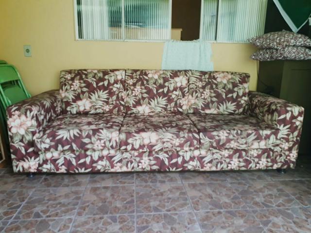 Sofá parma de 3 lugares semi novo com tecido impermeável - Foto 4
