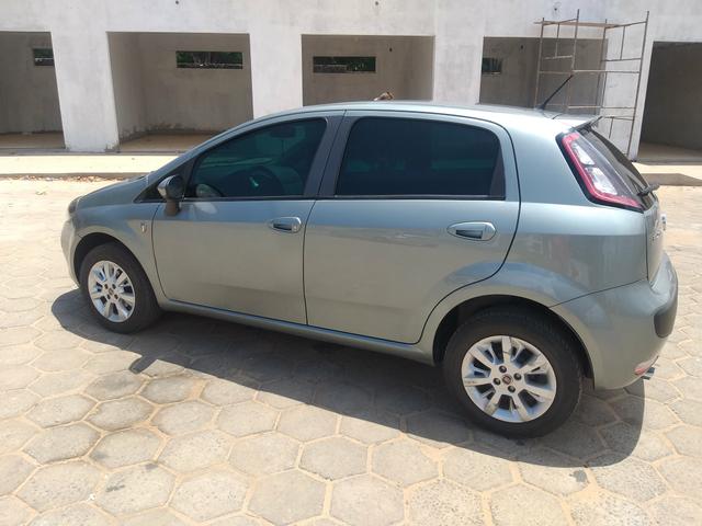 Punto Itália 2016 1.4 (Attractive) CARRO EXTRA