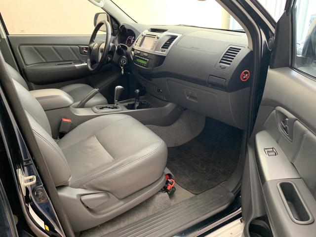 Hilux 2014/2014 srv automática muito nova ! - Foto 9